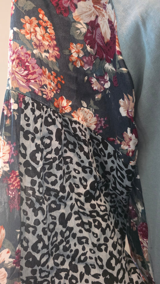 Umgee Gray Floral & Leopard Print Mixed-Pattern Top – Size S