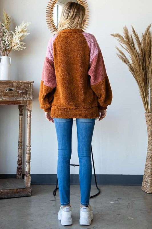 Cozy Explorer Colorblock Sherpa Pullover – Travel-Ready Warmth