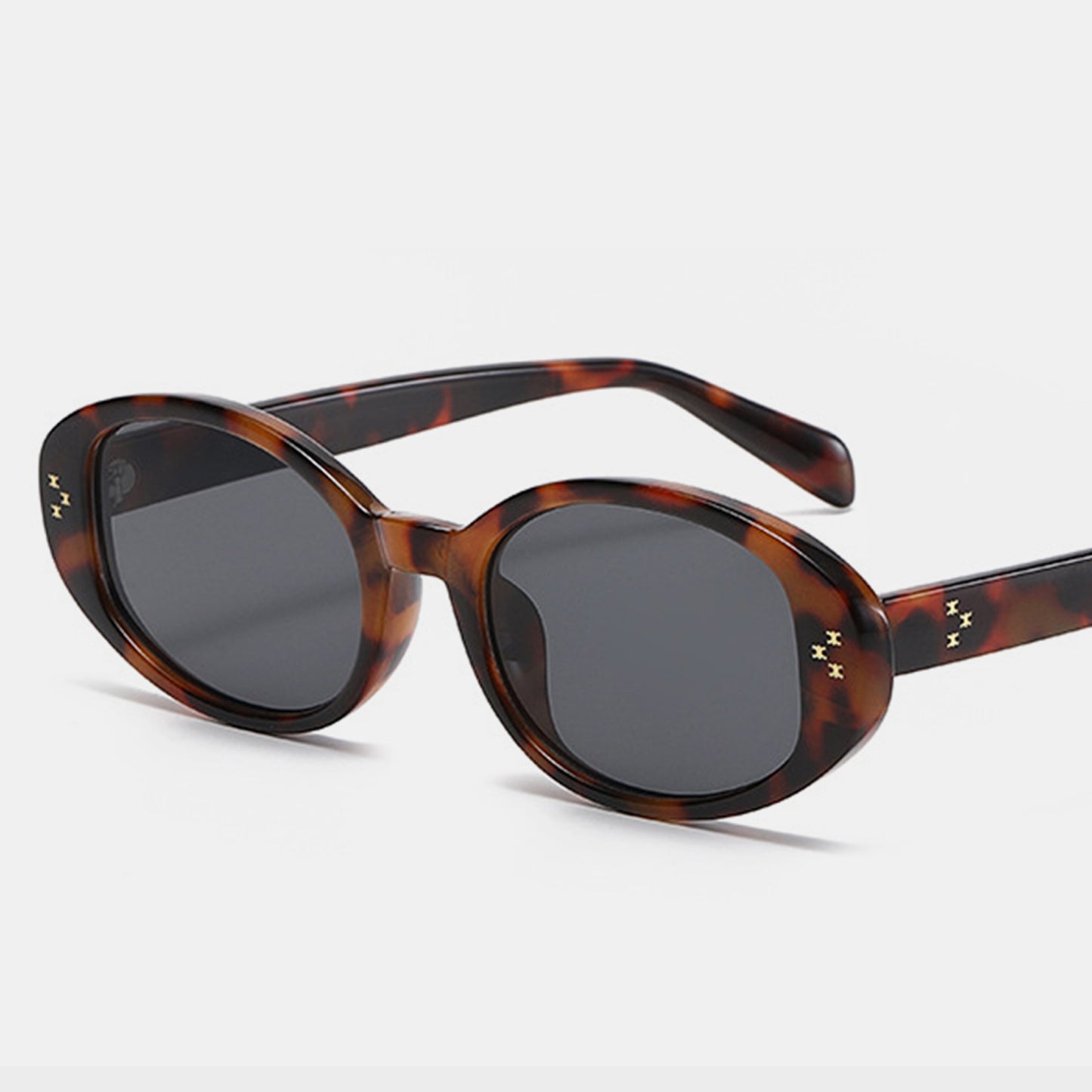 Classic Oval Tortoise Shell Sunglasses – Chic and Timeless Sun Protection