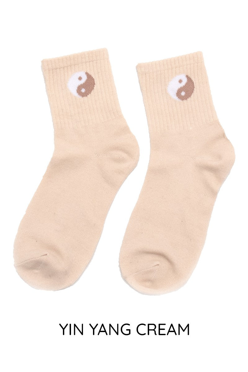 Graphic Crew Socks Set (4-Pack | Peace, Yin Yang & Mushroom)
