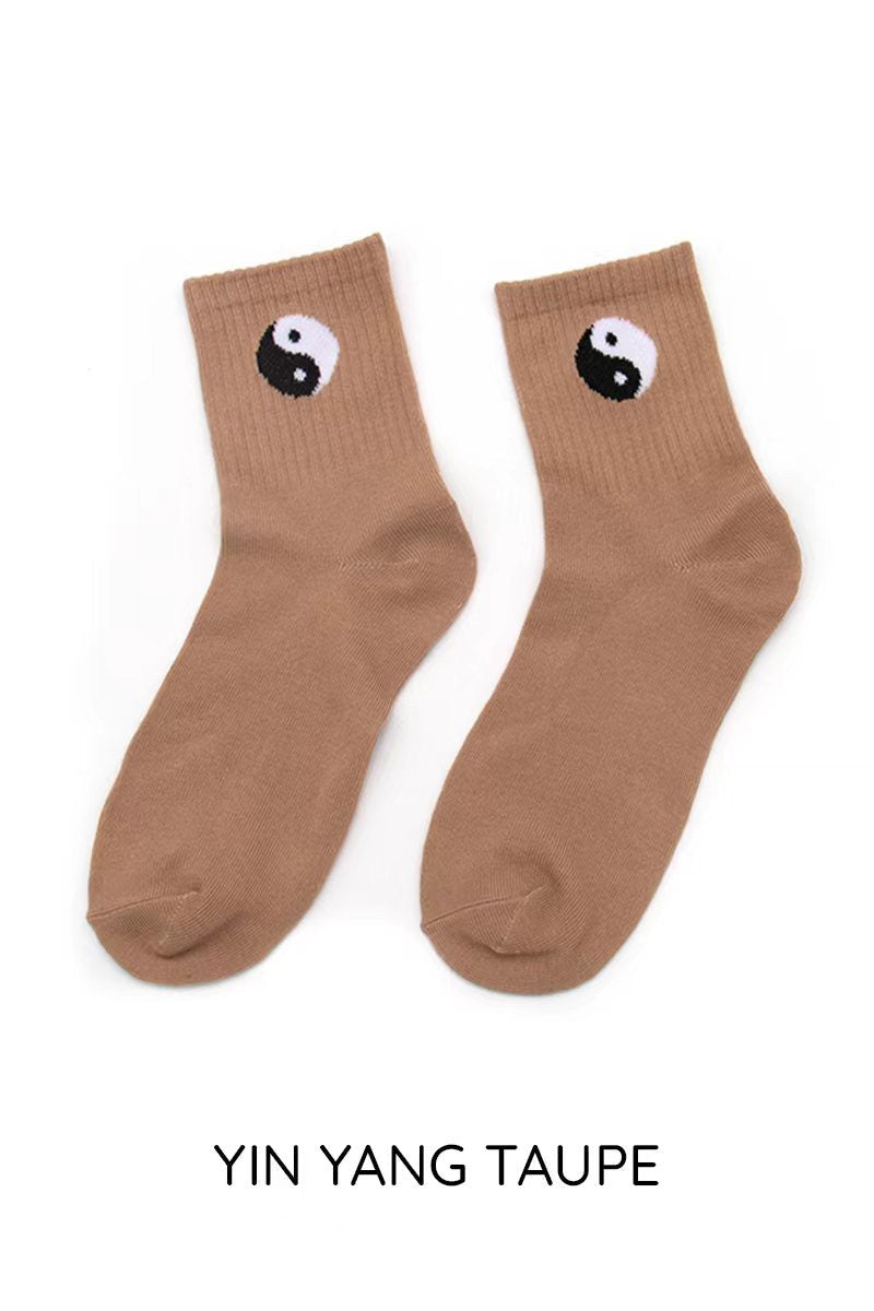 Graphic Crew Socks Set (4-Pack | Peace, Yin Yang & Mushroom)