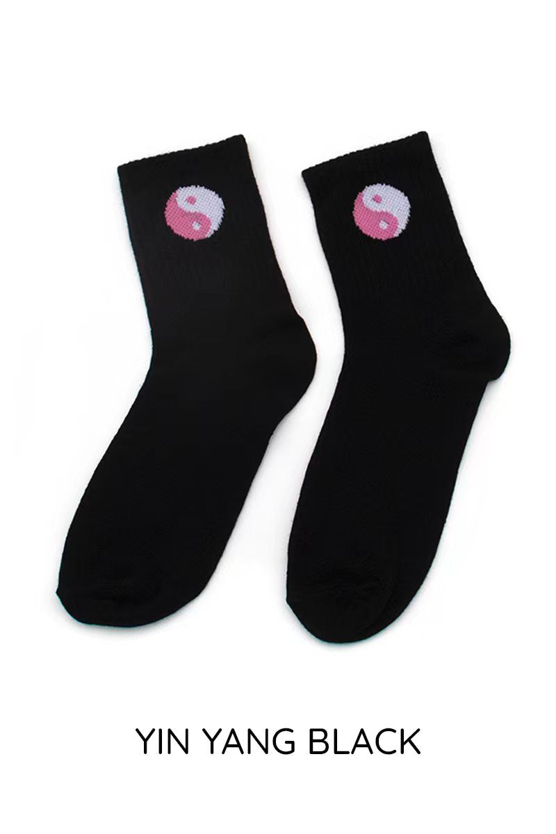 Graphic Crew Socks Set (4-Pack | Peace, Yin Yang & Mushroom)