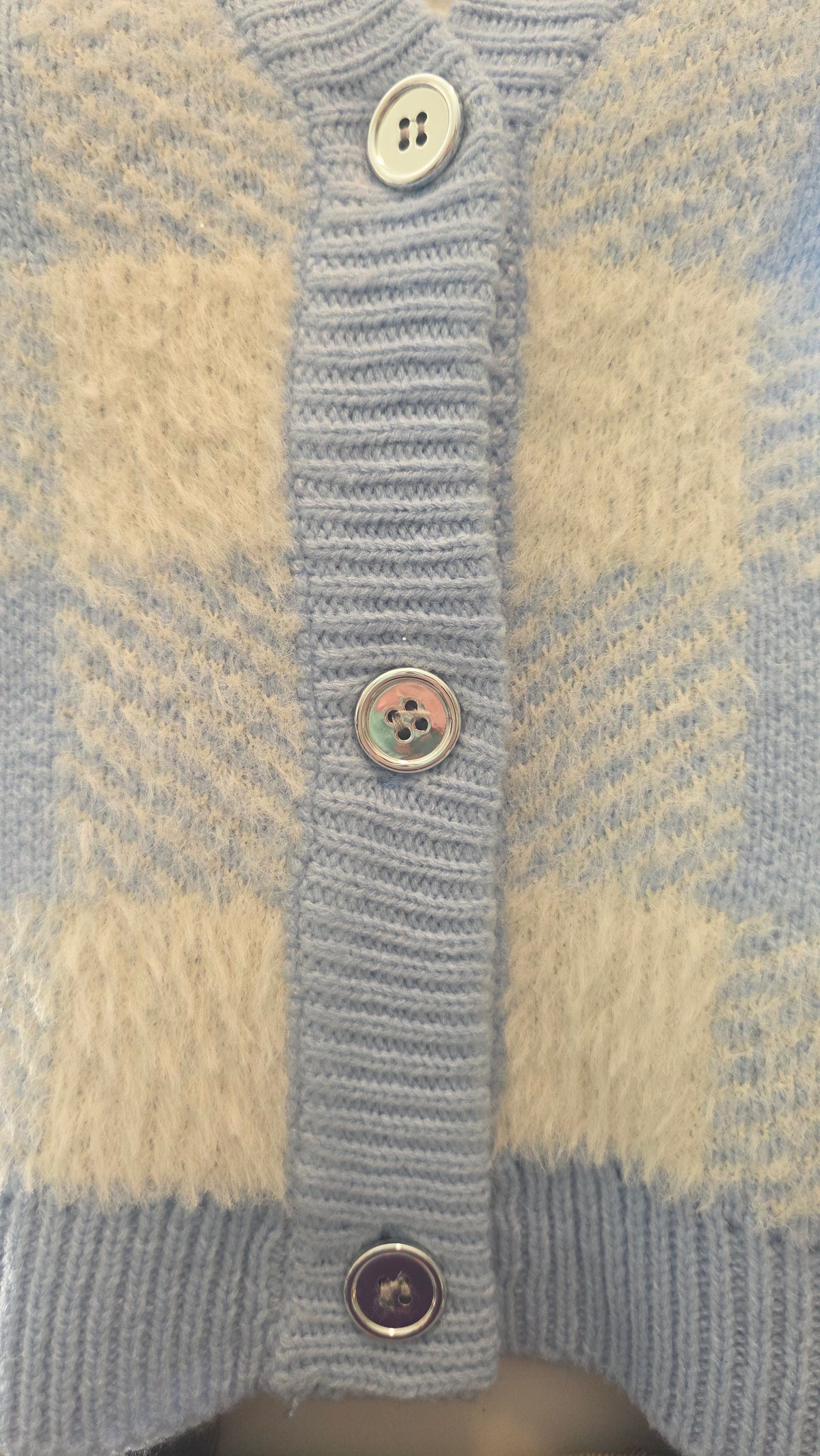Willow & Wind Blue & Cream Plaid Fuzzy Cardigan – Size M