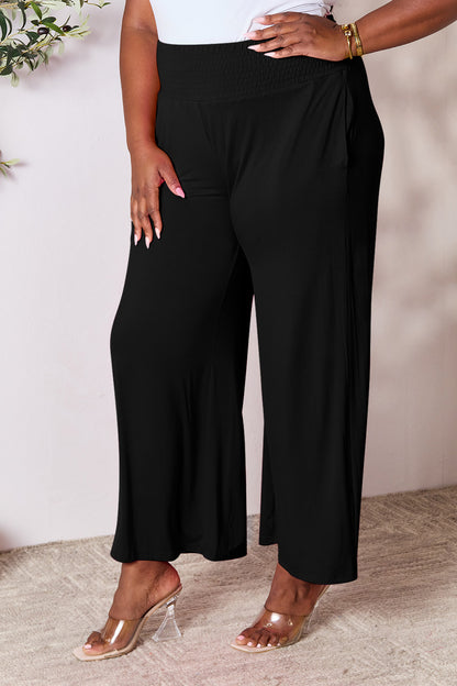 Jetsetter's Wide-Leg Travel Pants – Comfy & Chic for Every Destination