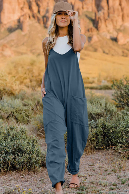 Adventure-Ready Black Jumpsuit – Travel in Comfort & Style