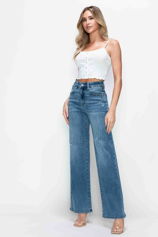 Classic Wide-Leg Denim Jeans – Timeless Style for Jetsetters