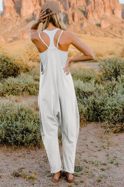 Adventure-Ready Black Jumpsuit – Travel in Comfort & Style