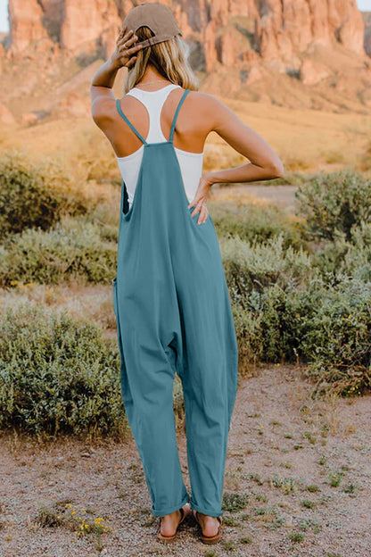Adventure-Ready Black Jumpsuit – Travel in Comfort & Style