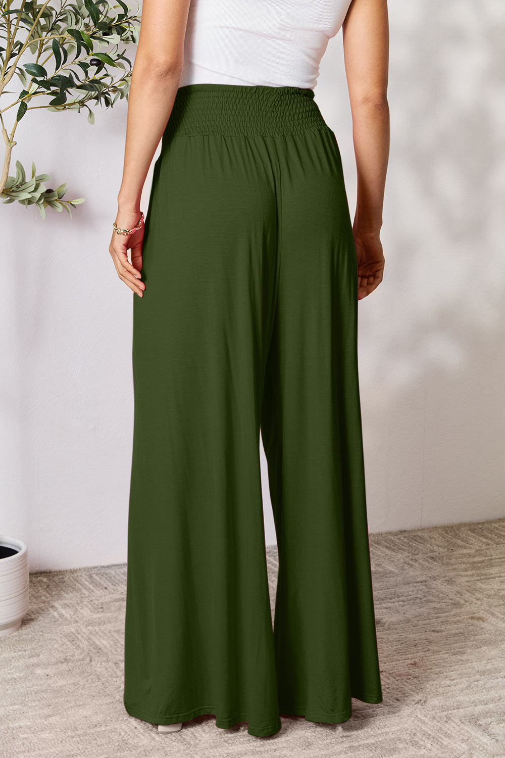 Jetsetter's Wide-Leg Travel Pants – Comfy & Chic for Every Destination