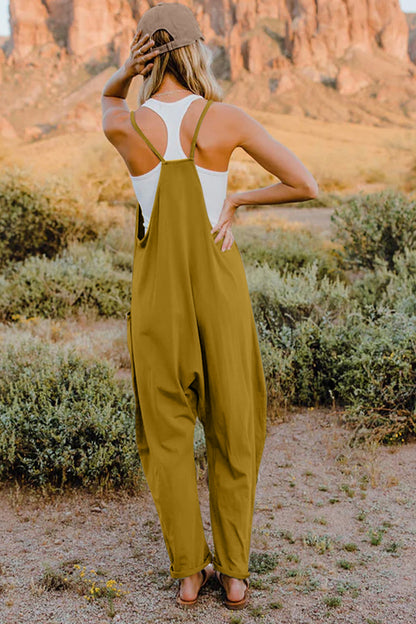 Adventure-Ready Black Jumpsuit – Travel in Comfort & Style