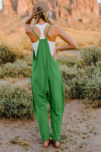 Adventure-Ready Black Jumpsuit – Travel in Comfort & Style