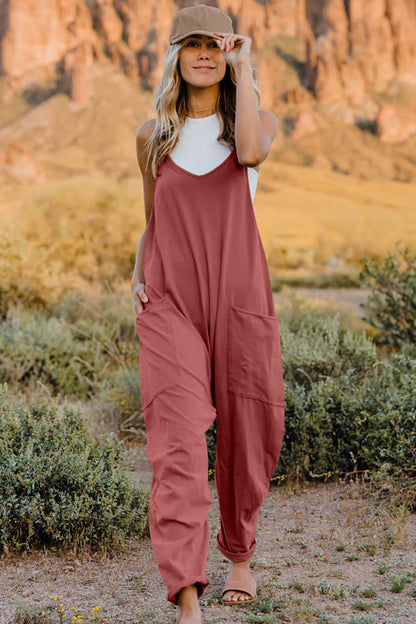Adventure-Ready Black Jumpsuit – Travel in Comfort & Style