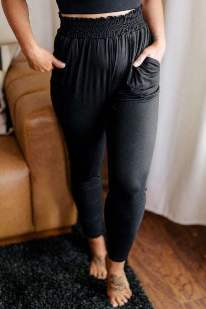 Black High-Waisted Joggers with Pockets – Casual and Comfortable