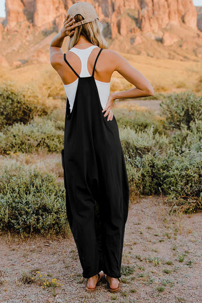 Adventure-Ready Black Jumpsuit – Travel in Comfort & Style