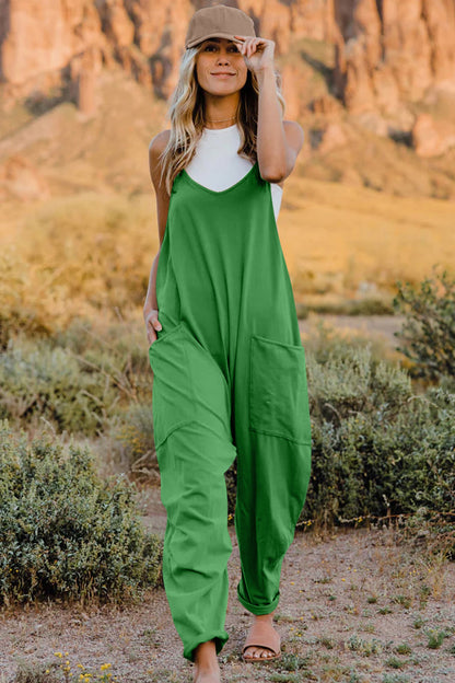 Adventure-Ready Black Jumpsuit – Travel in Comfort & Style
