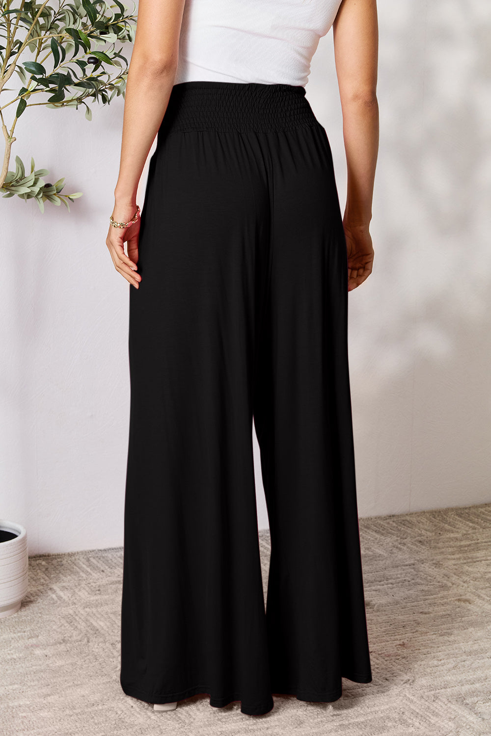 Jetsetter's Wide-Leg Travel Pants – Comfy & Chic for Every Destination