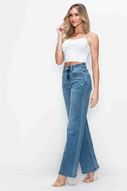 Classic Wide-Leg Denim Jeans – Timeless Style for Jetsetters