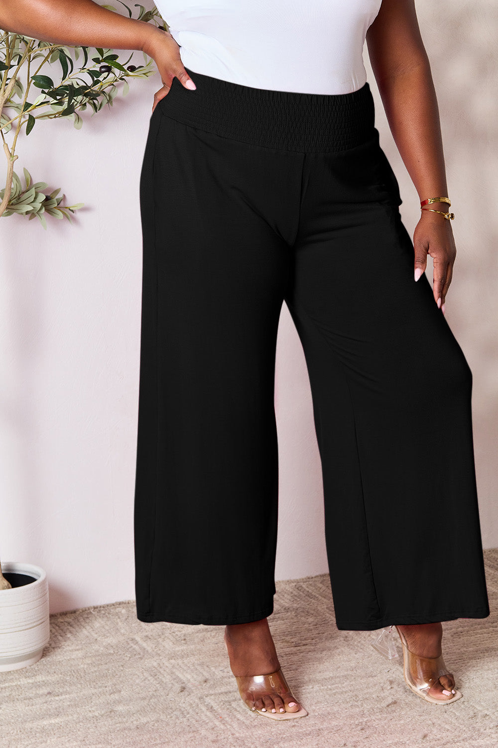 Jetsetter's Wide-Leg Travel Pants – Comfy & Chic for Every Destination