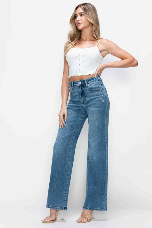 Classic Wide-Leg Denim Jeans – Timeless Style for Jetsetters